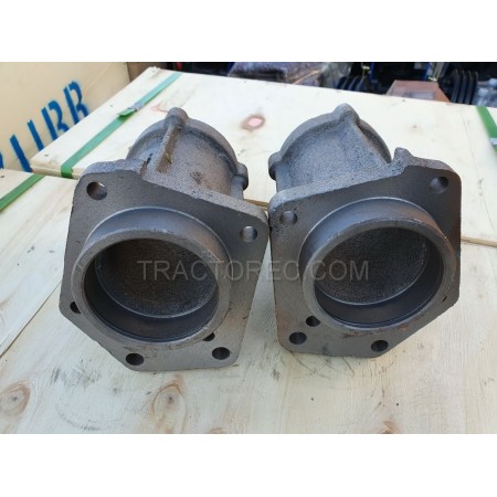 Корпус підшипника, рукав напіввісі, чулок для мототрактора лівий-правий під кріплення 6 болтів